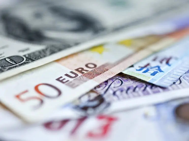 Kredyt walutowy w euro, frankach i innych